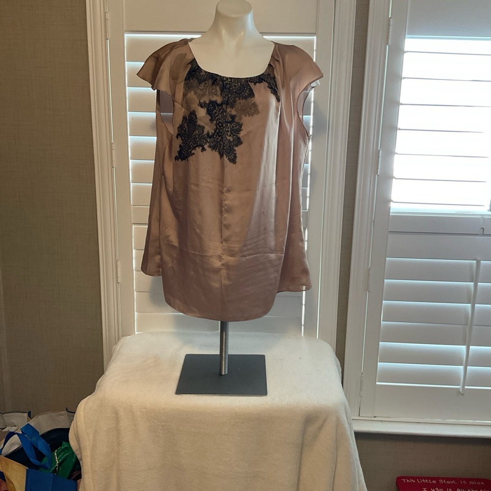 Worthington Taupe Tunic with Black Floral Applique